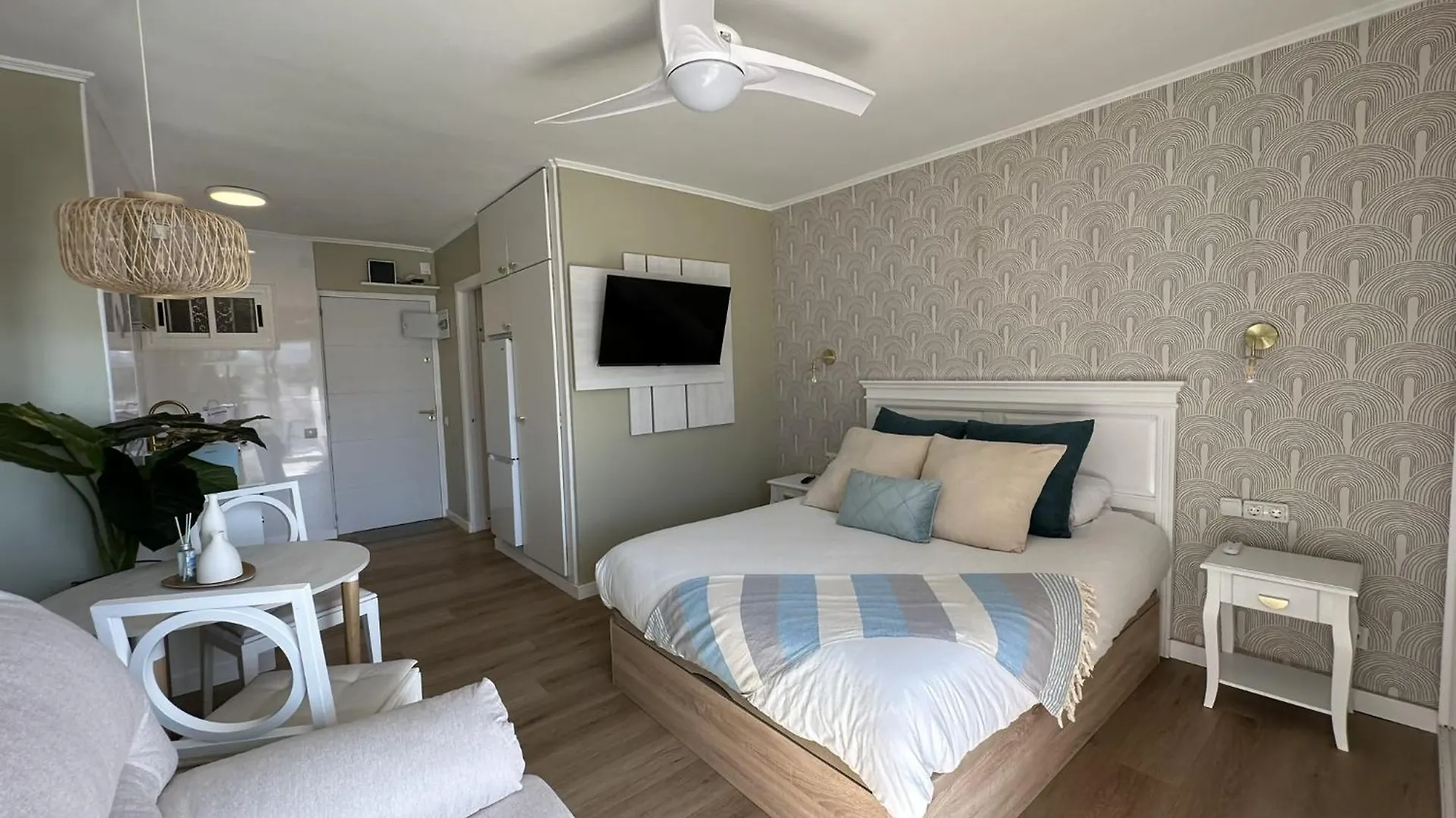 Estudio Agata Con Piscina A 800M De La Playa Benalmadena Spain