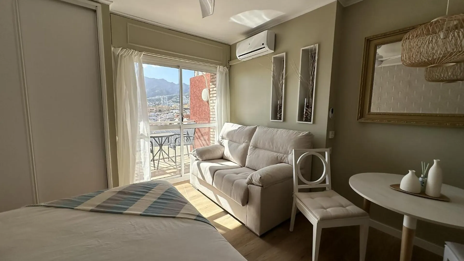 Apartment Estudio Agata Con Piscina A 800M De La Playa Benalmadena Spain